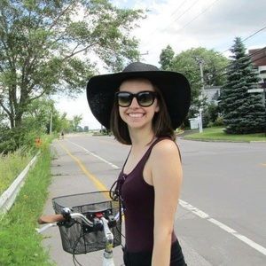 Meet your Posher, Danielle